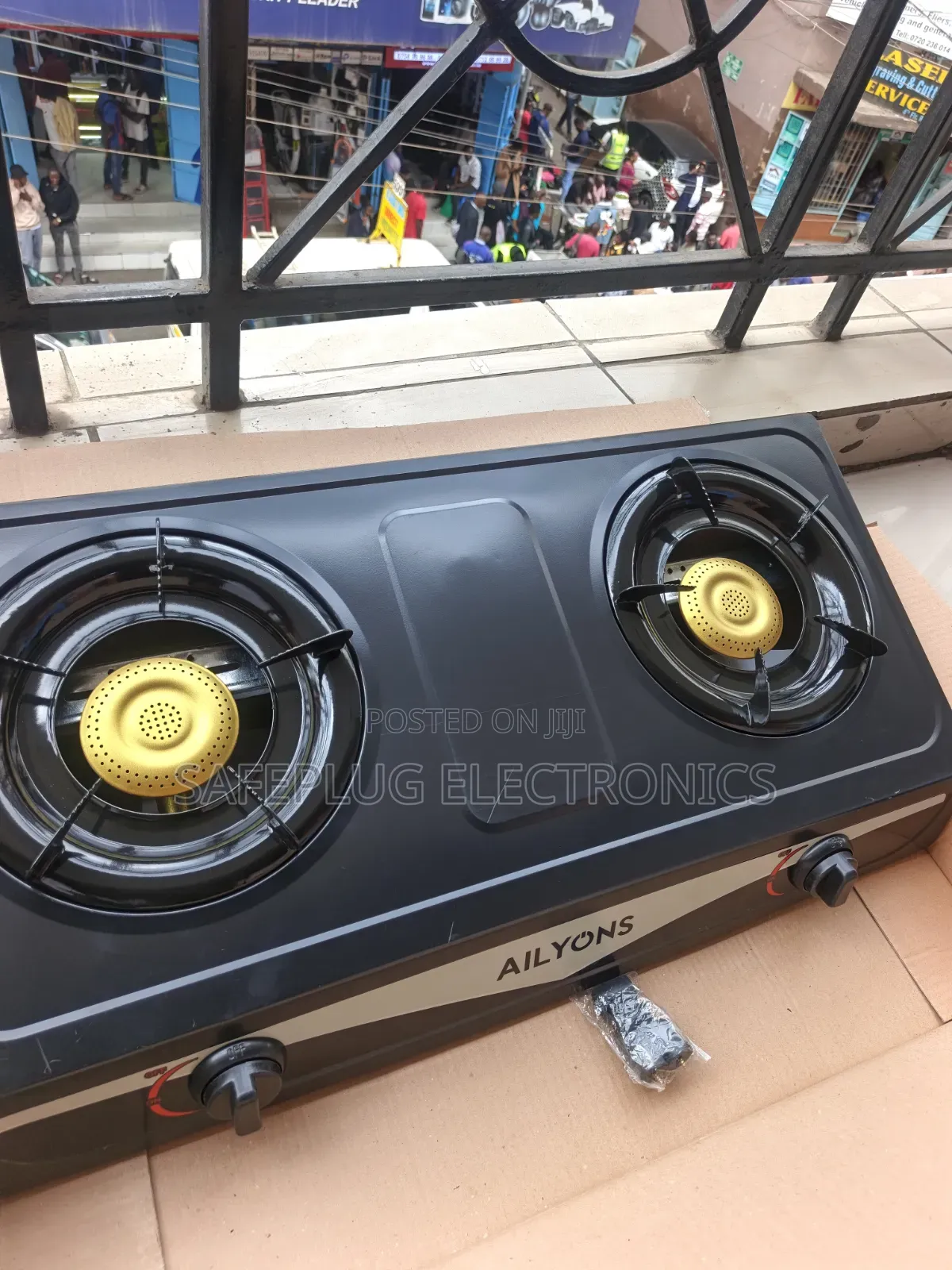 Ailyons GS013-3 Metallic Two-Burner Gas Stove –