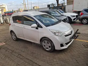 Toyota Ractis 1.5 FWD 2013 Pearl