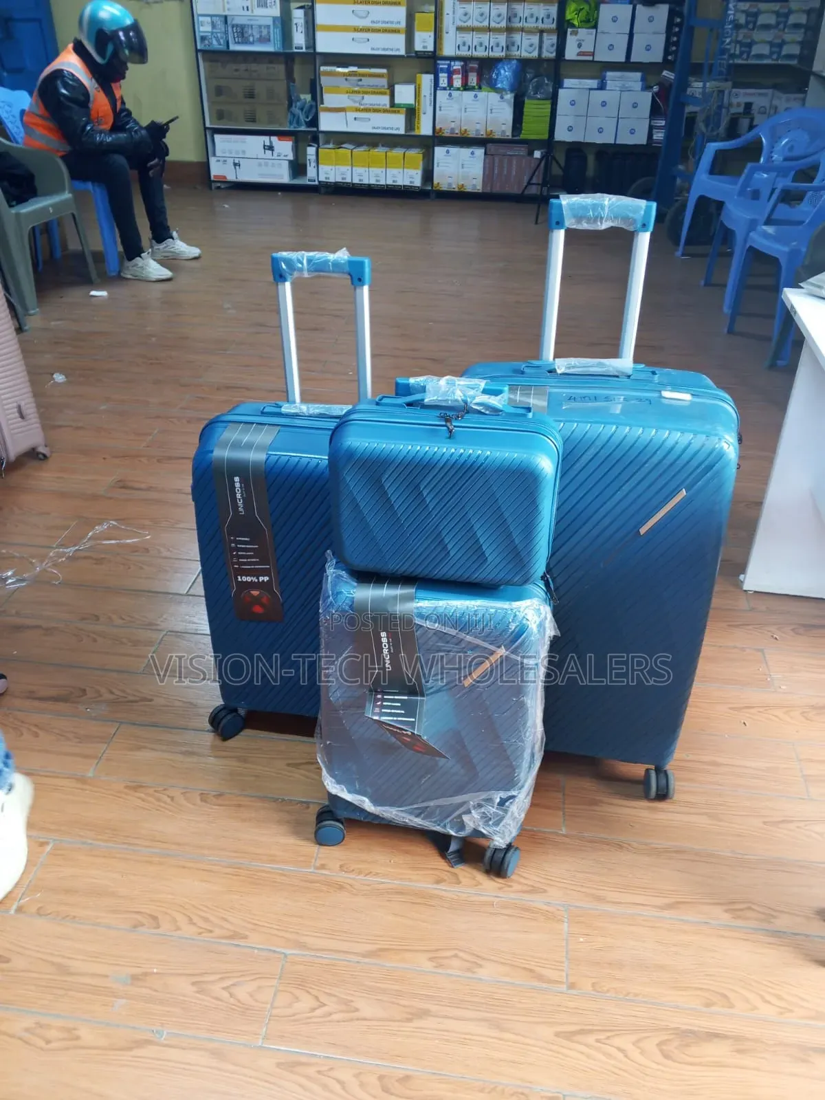 4 in 1 Luxurious Suitcase Set