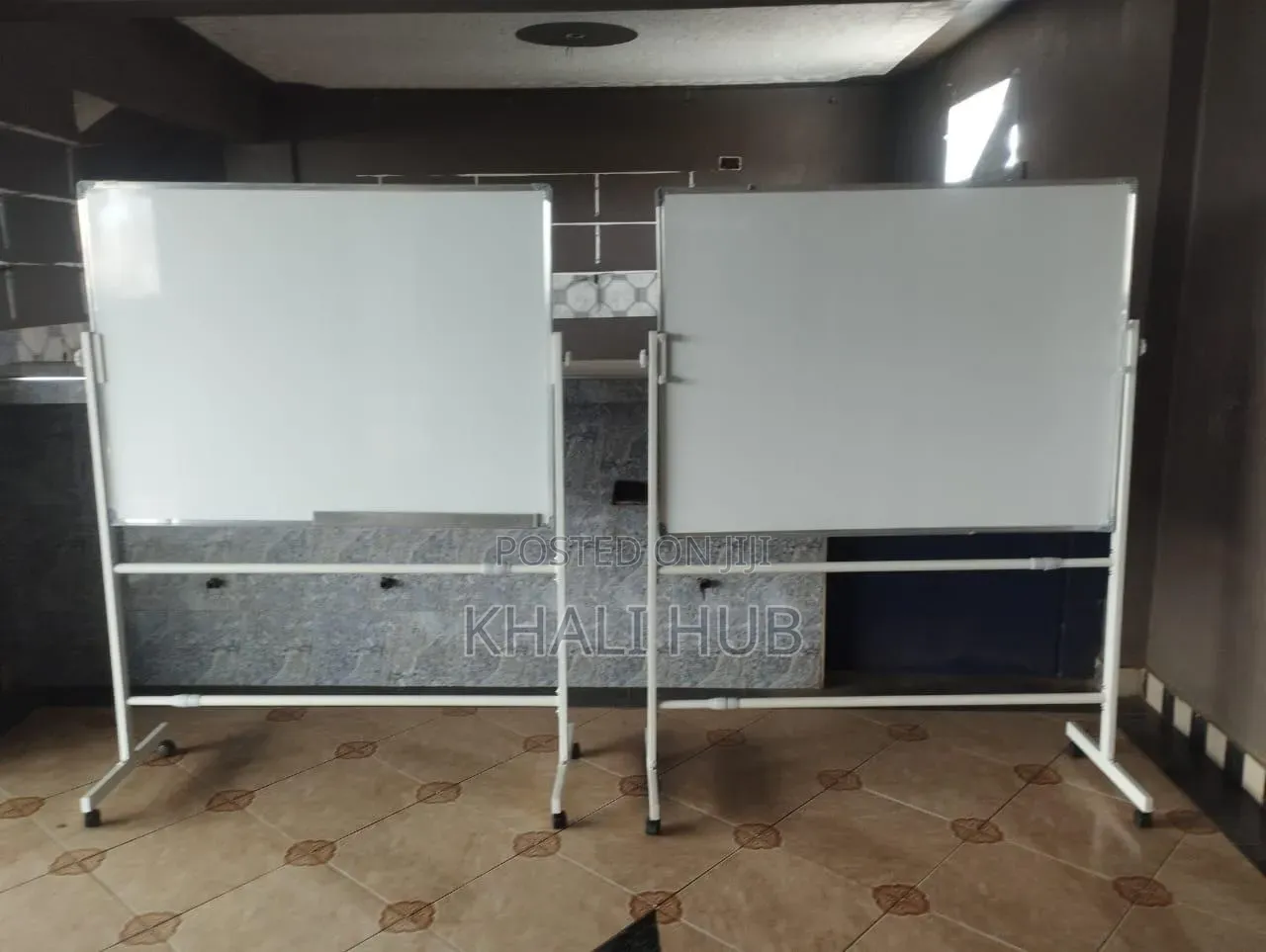 Whiteboard Portable 4ft X 3ft Whiteboard on Wheels With Stand