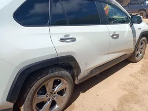 Toyota RAV4 2020 White