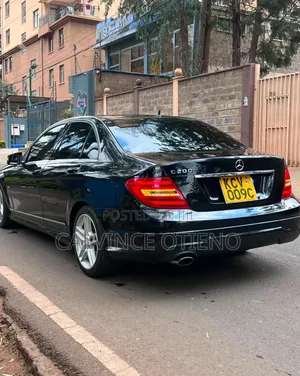 Mercedes-Benz C200 2013 Black