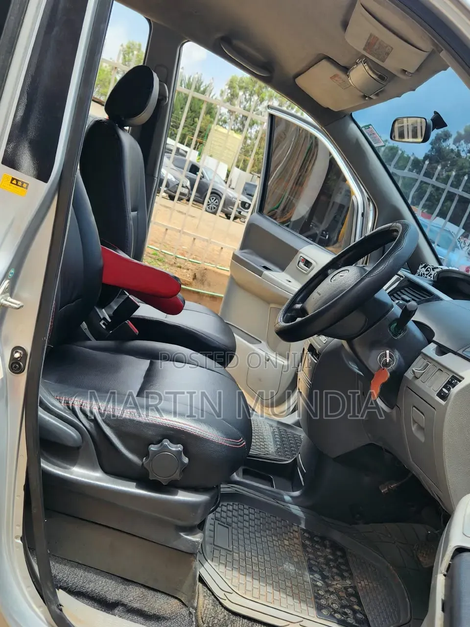 Toyota Noah 2.0 143hp AWD (8 Seater) 2008 Silver