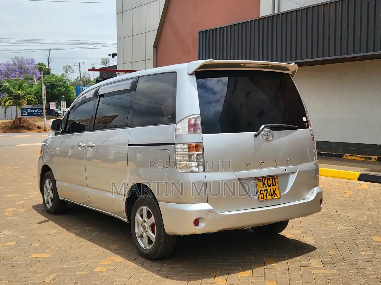 Toyota Noah 2.0 143hp AWD (8 Seater) 2008 Silver