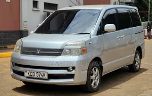 Toyota Noah 2.0 143hp AWD (8 Seater) 2008 Silver