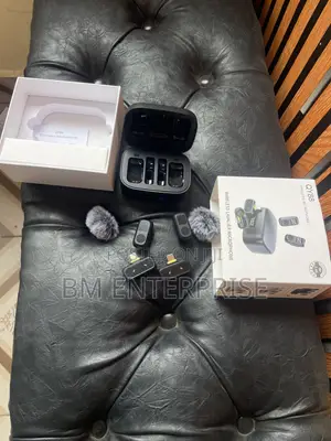 Brand New QY88 Magnetic Wireless Microphones for Type C & iPhone