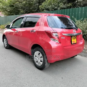 Toyota Vitz 1.3 FWD 5dr 2016 Red