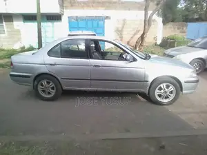 Nissan FB15 2000 Silver