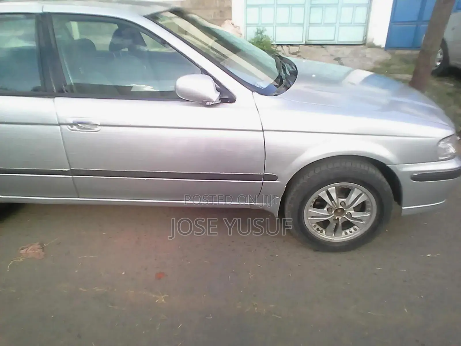 Nissan FB15 2000 Silver