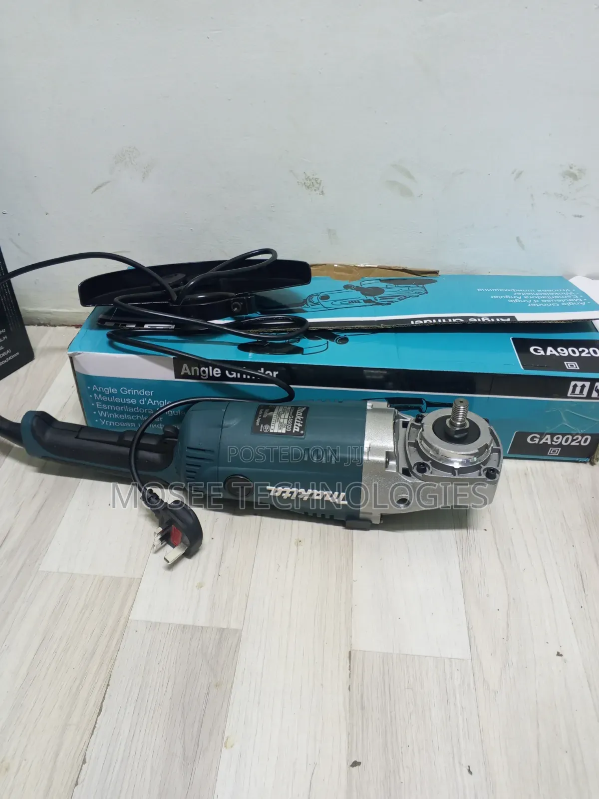 Makita Electric Angle Grinder Tool