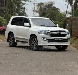 Toyota Land Cruiser Prado 2010 White