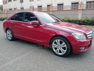 Mercedes-Benz C200 2010 Red