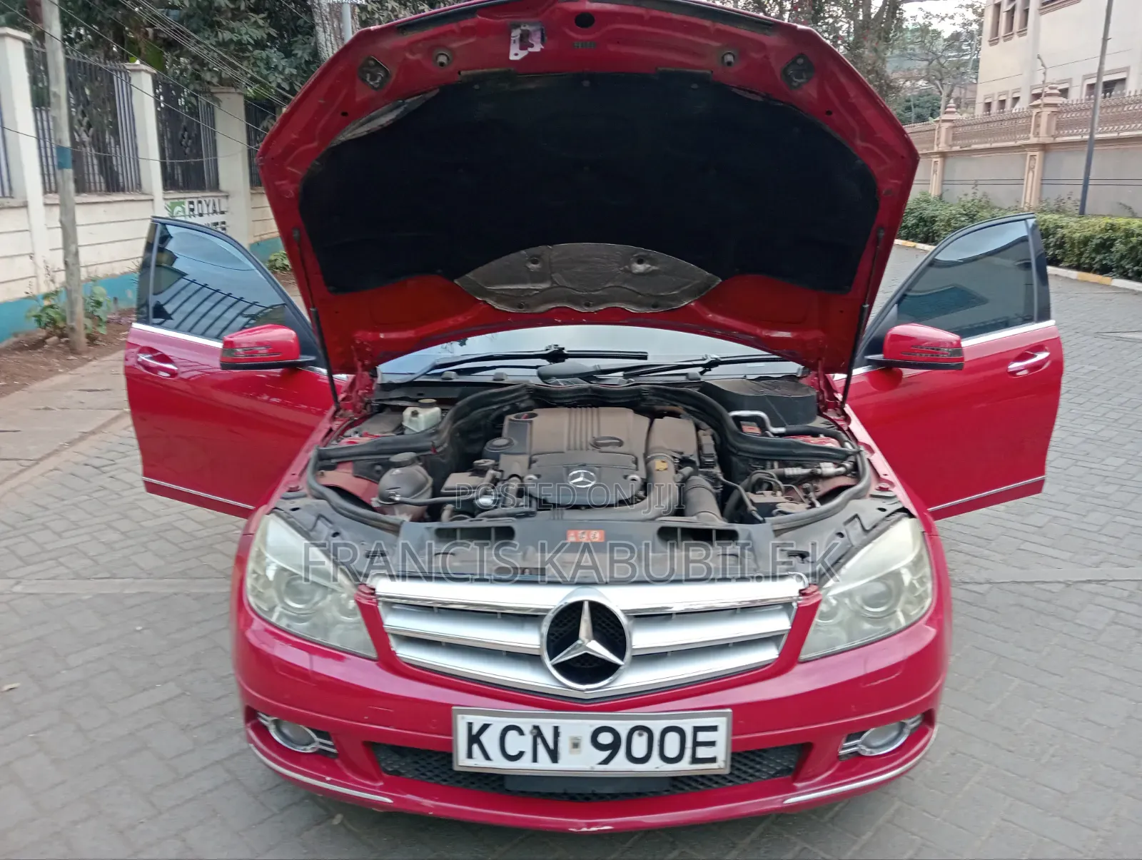 Mercedes-Benz C200 2010 Red