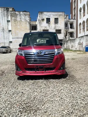 Toyota Roomy 2020 Red