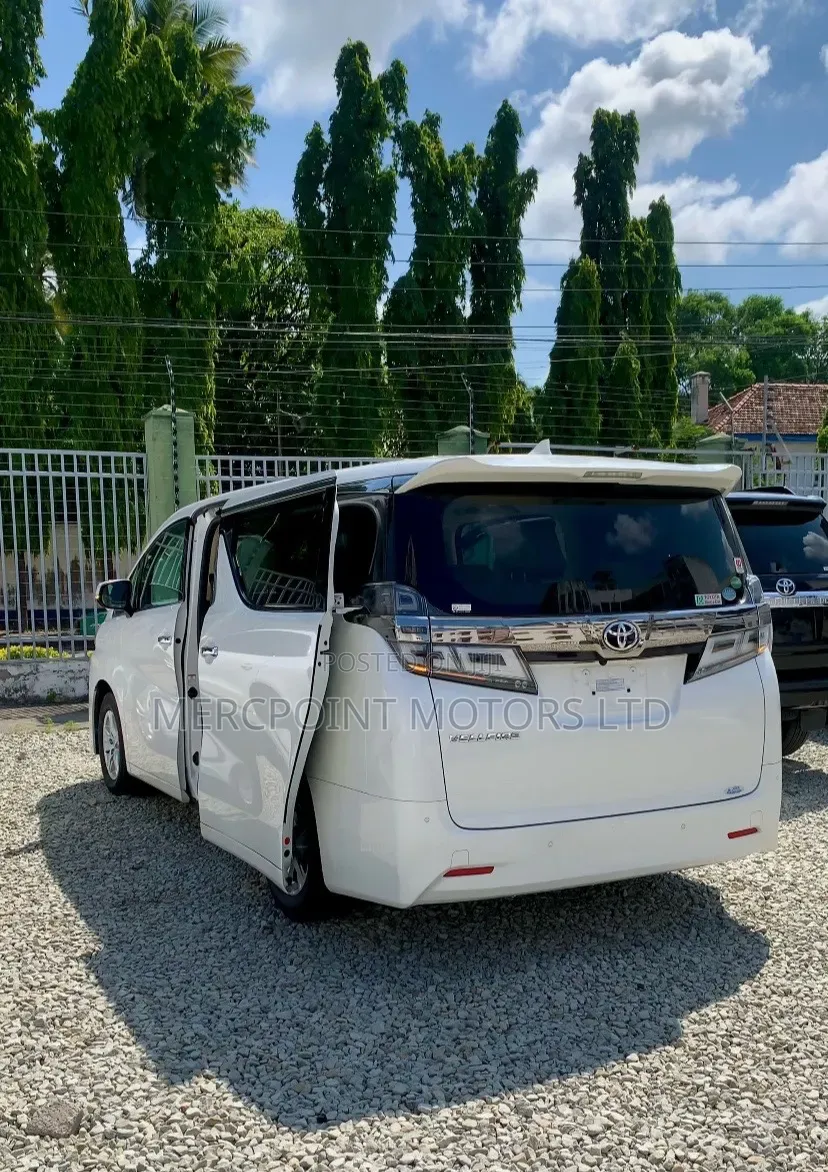 Toyota Vellfire 2019 Teal