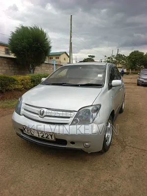Toyota IST 2004 Silver