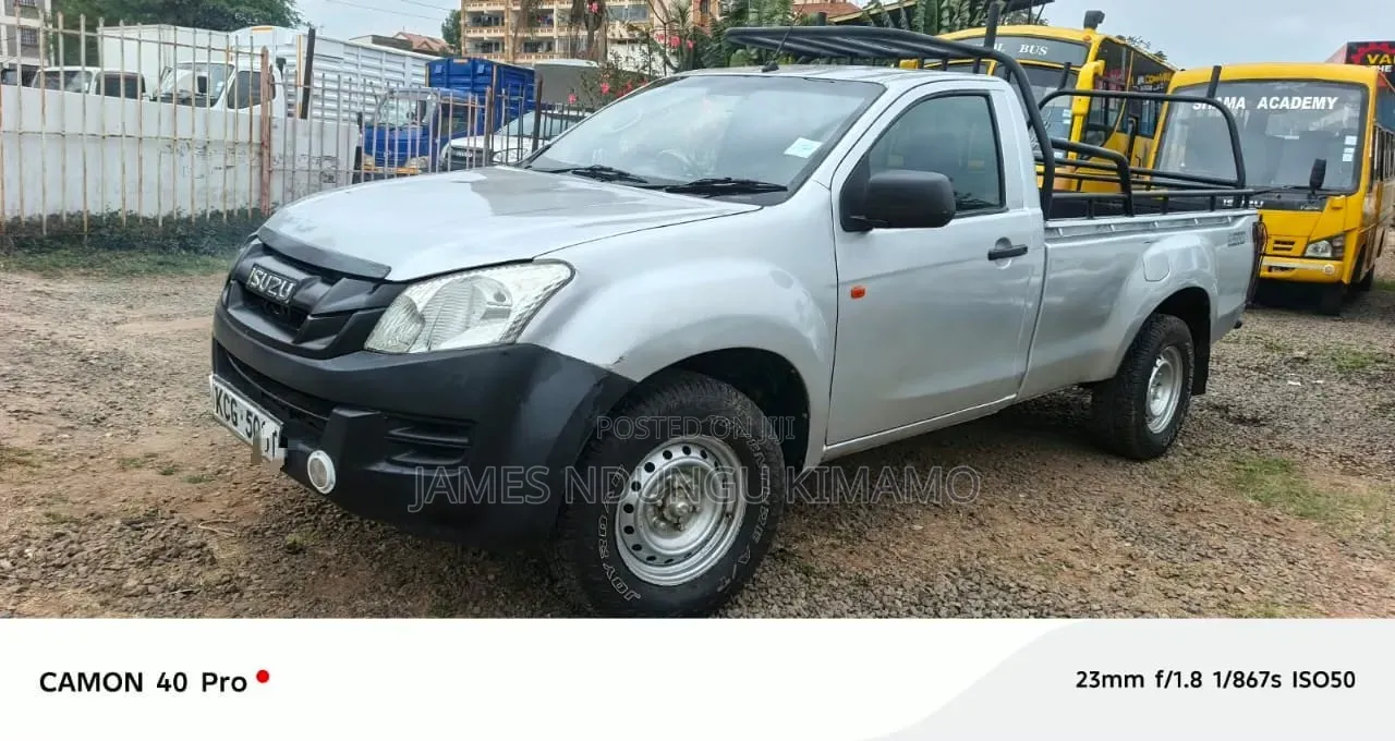 Isuzu D-MAX 2015 Silver
