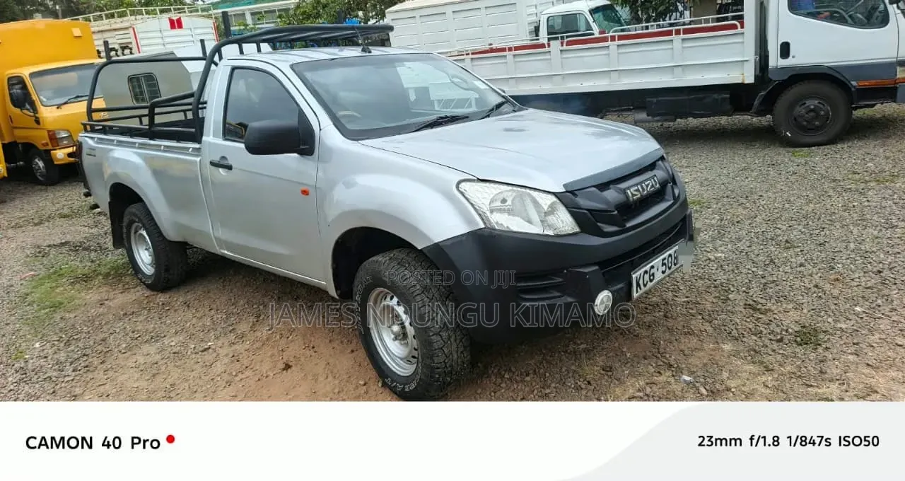 Isuzu D-MAX 2015 Silver
