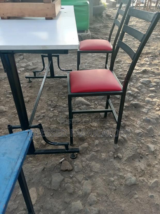 Square Flat Chair - thumbnail 2