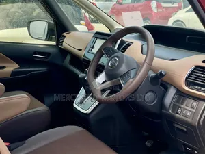 Nissan Serena 2019 Red