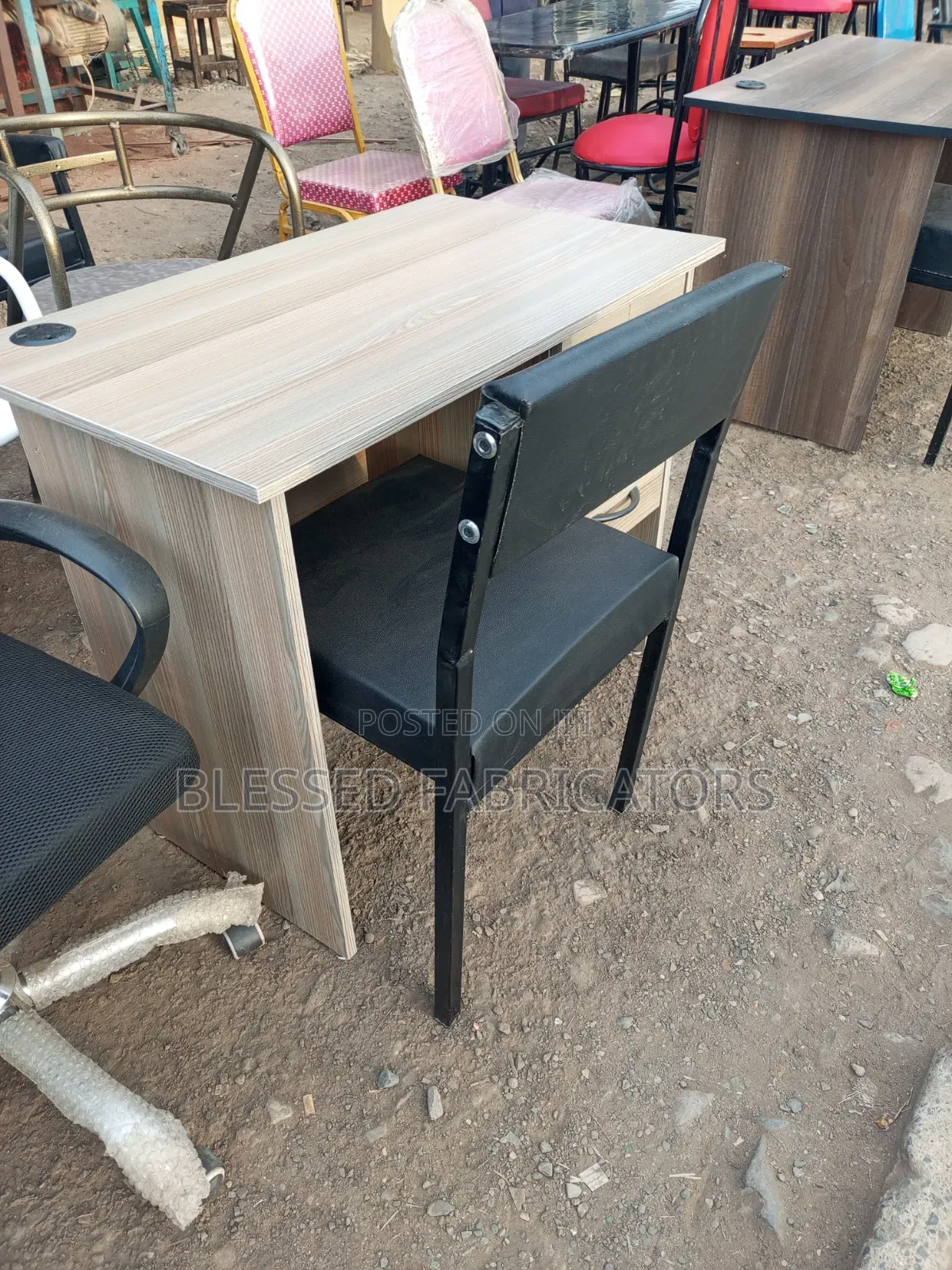 Table+office Chair