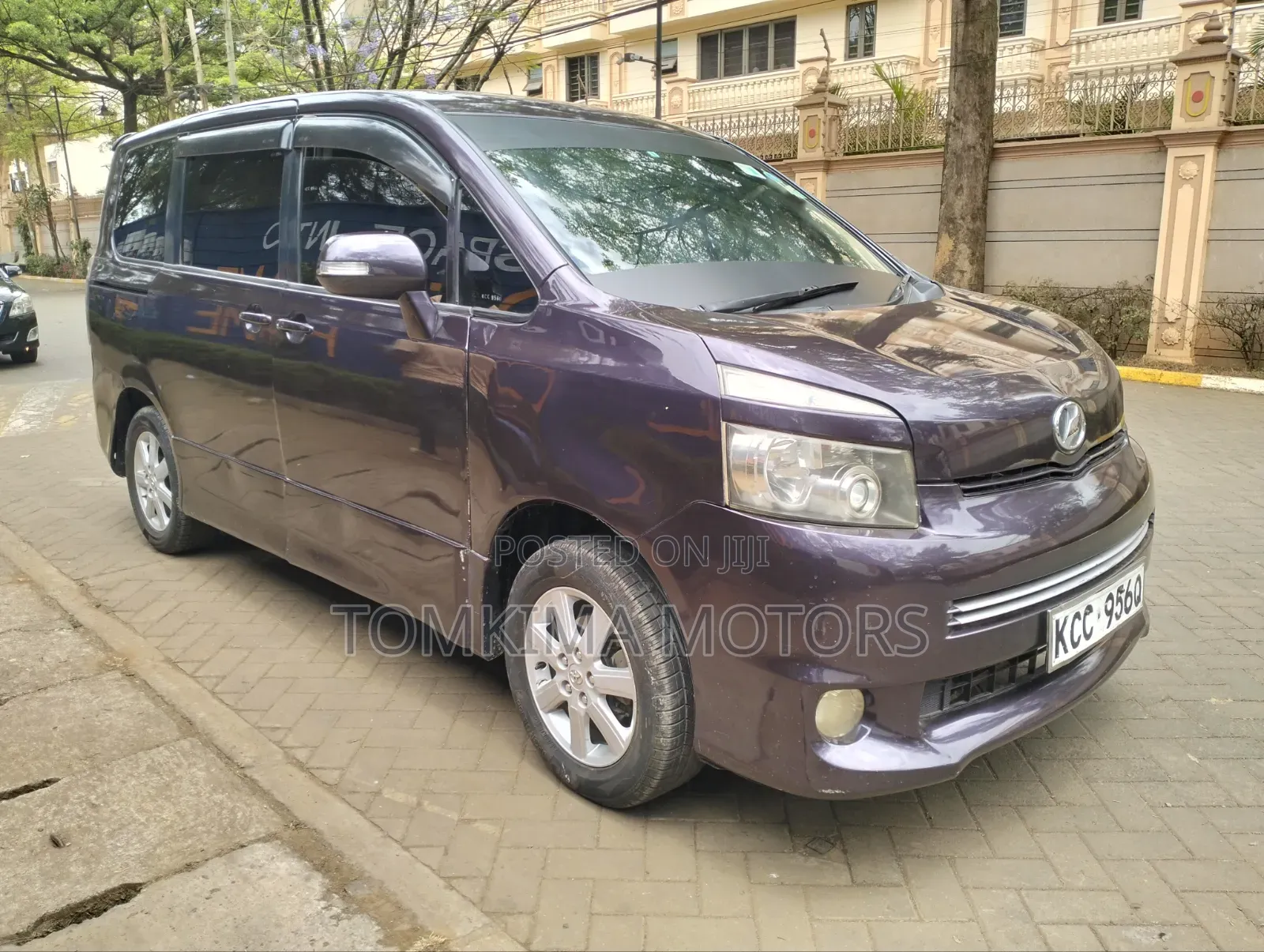 Toyota Noah 2009 Purple