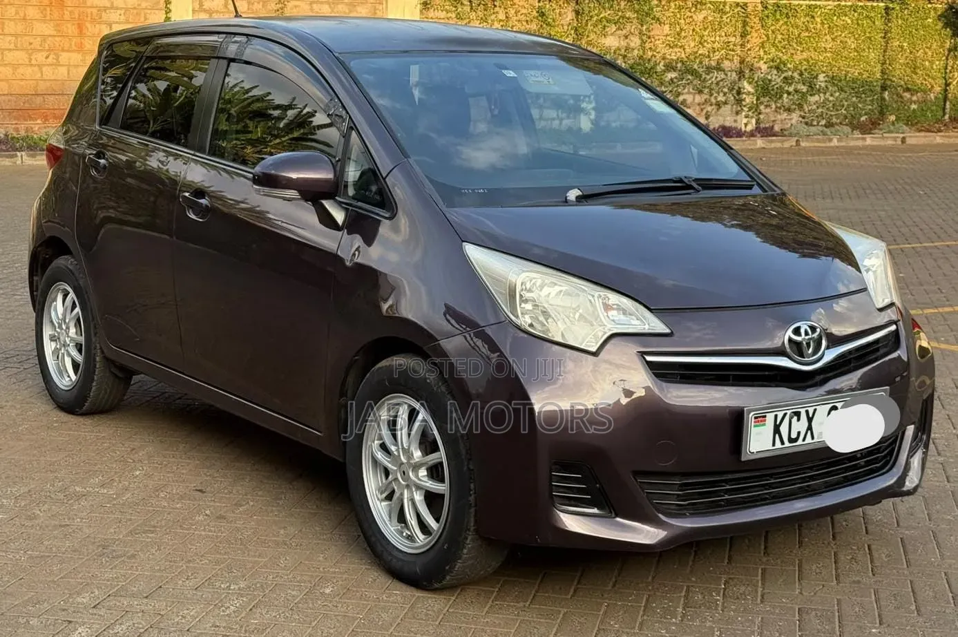 Toyota Ractis 2012 Brown