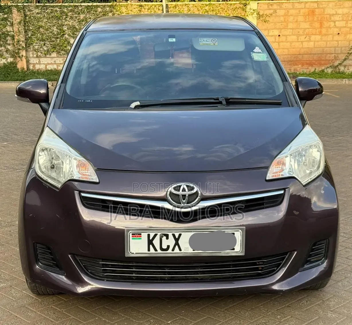Toyota Ractis 2012 Brown