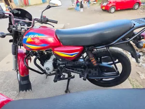 Bajaj Boxer 125 2024 Red