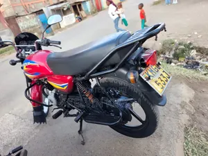Bajaj Boxer 125 2024 Red