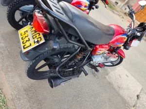 Bajaj Boxer 125 2024 Red