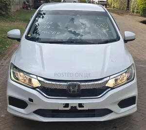 Honda Grace 2019 White