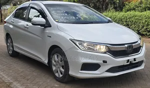 Honda Grace 2019 White