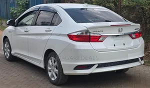 Honda Grace 2019 White