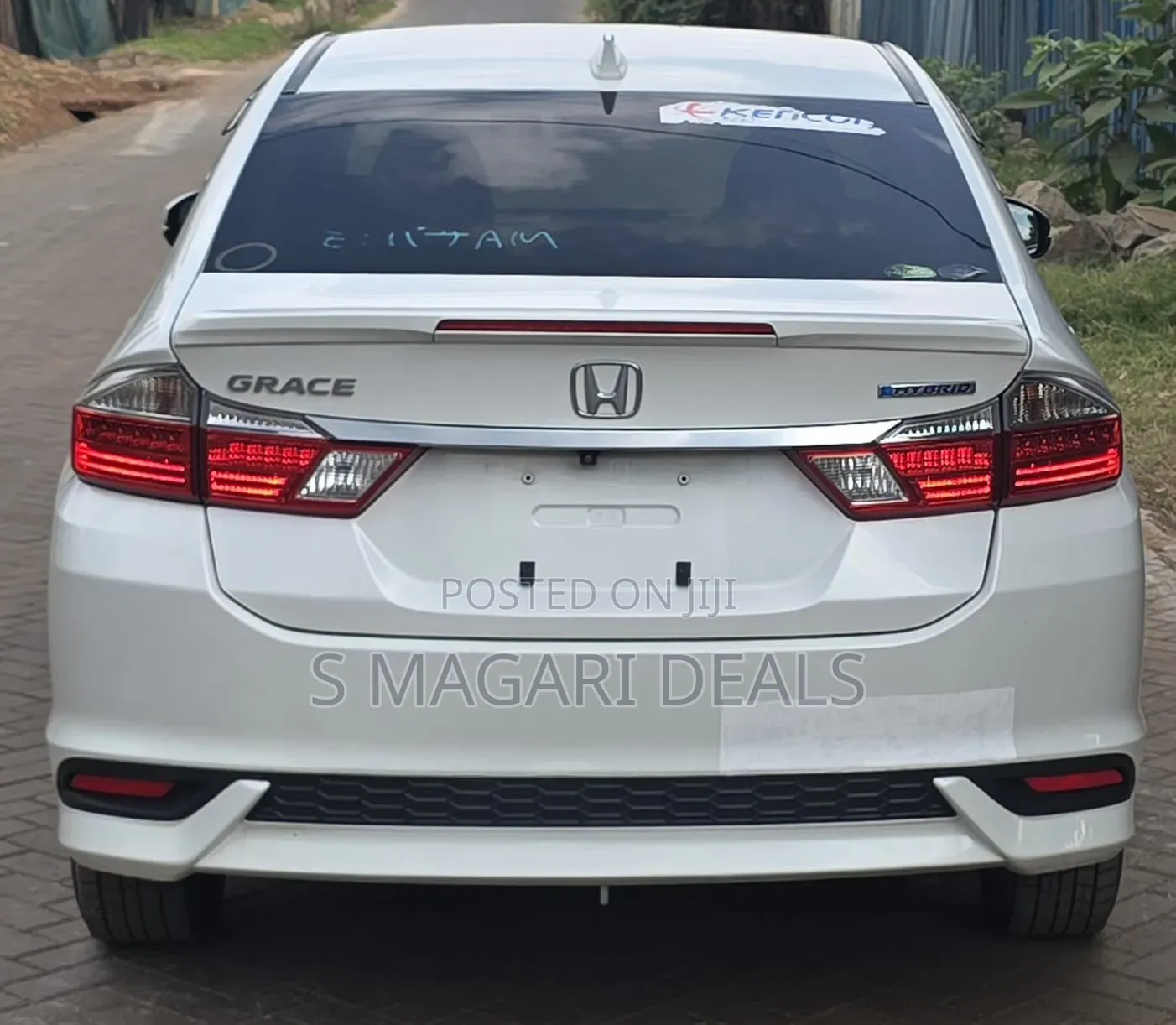 Honda Grace 2019 White