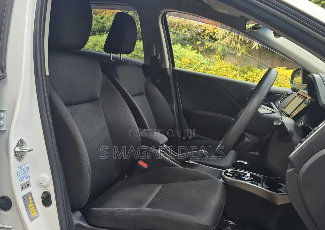 Honda Grace 2019 White
