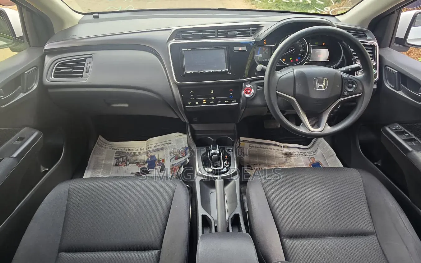 Honda Grace 2019 White