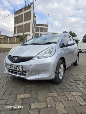 Honda Fit Automatic 2011 Silver