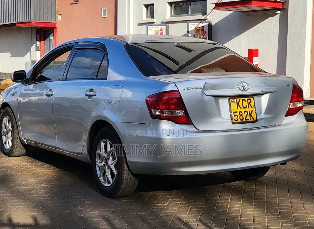 Toyota Axio 1.5 G 2WD 2011 Silver