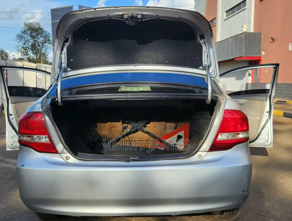 Toyota Axio 1.5 G 2WD 2011 Silver