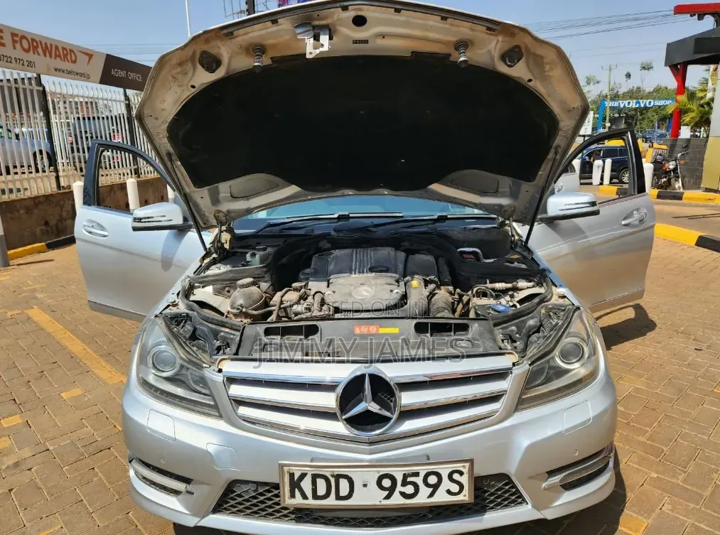 Mercedes-Benz C200 2014 Silver
