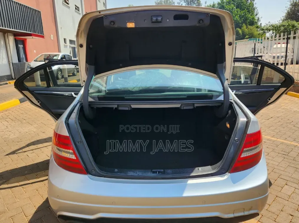 Mercedes-Benz C200 2014 Silver