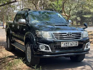 Toyota Hilux 2011 Black