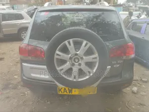 Volkswagen Touareg 2005 Gray