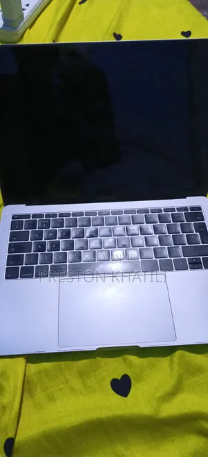 Laptop Apple MacBook 2017 8GB Intel Core i5 SSD 256GB