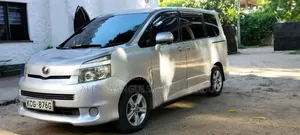 Toyota Voxy 2008 Silver