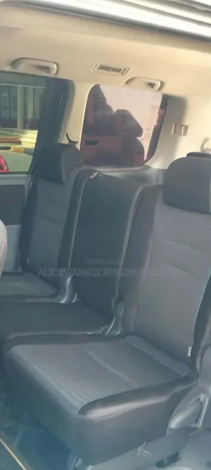 Toyota Voxy 2008 Silver