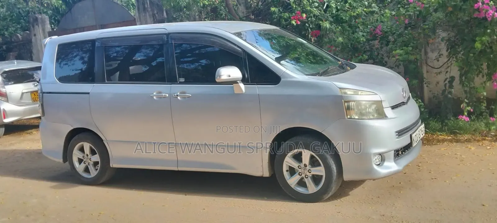 Toyota Voxy 2008 Silver