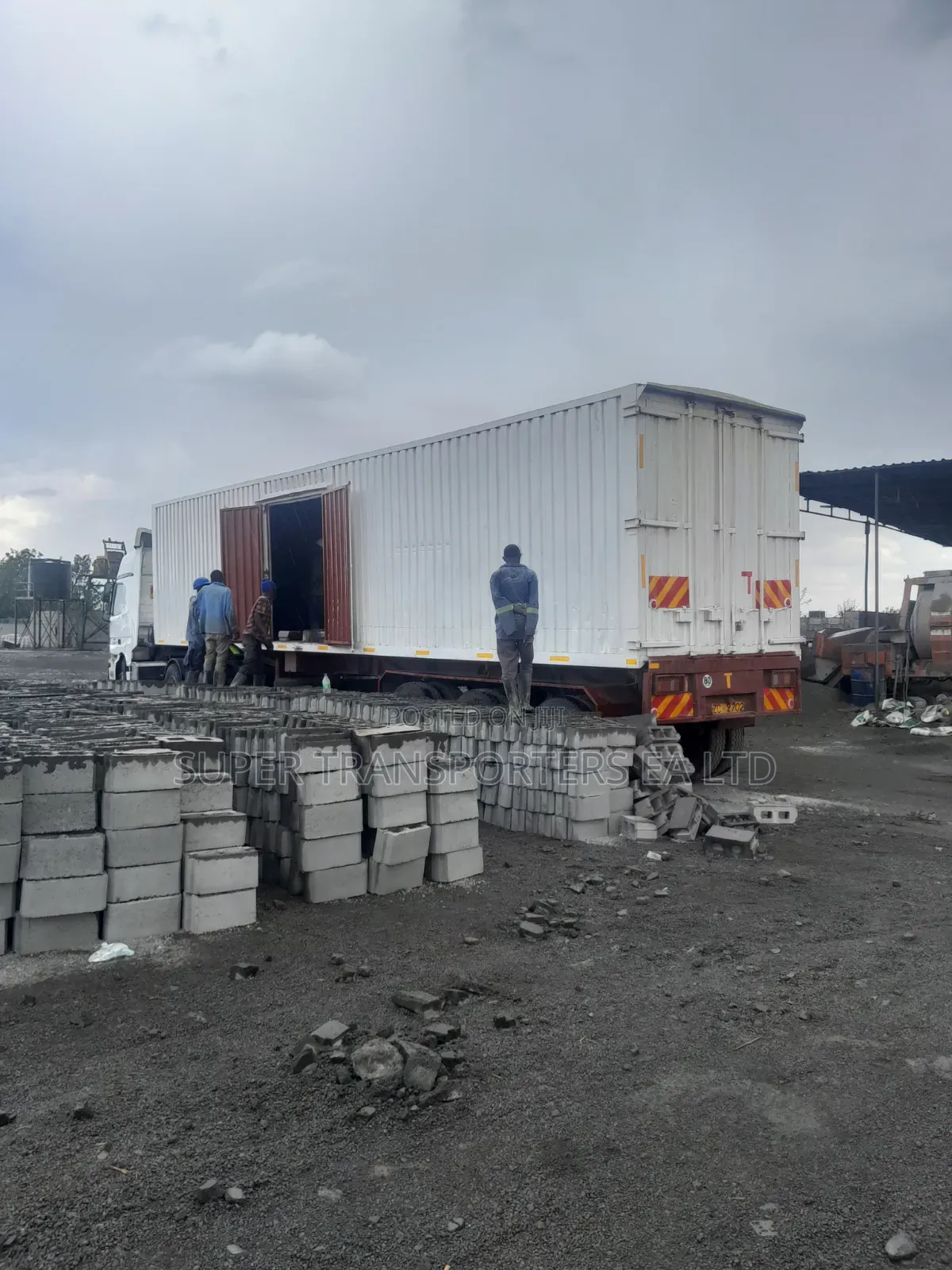 Trailers.open Top,closed body.skeleton or Flatbed.30 T.
