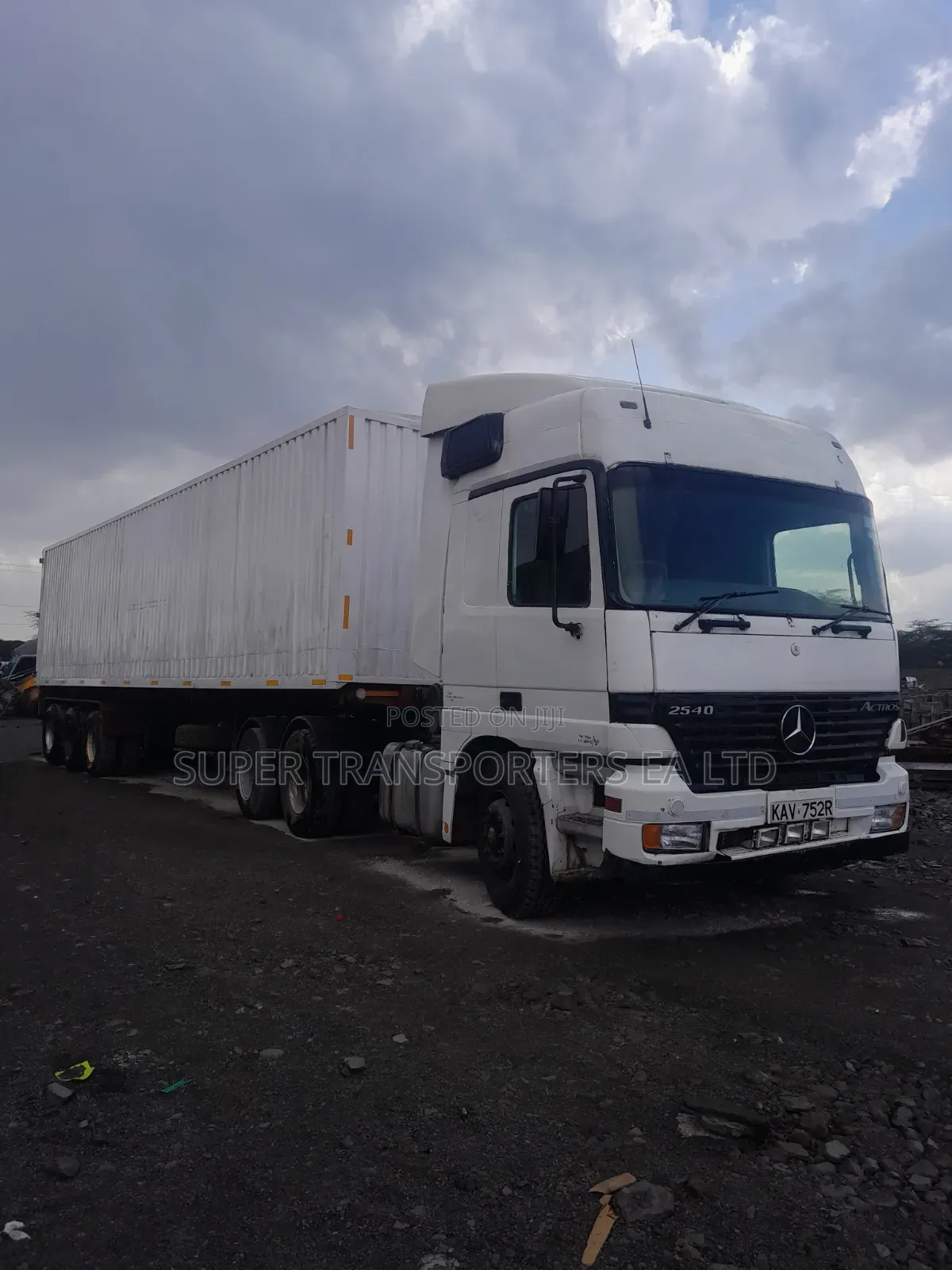 Trailers.open Top,closed body.skeleton or Flatbed.30 T.